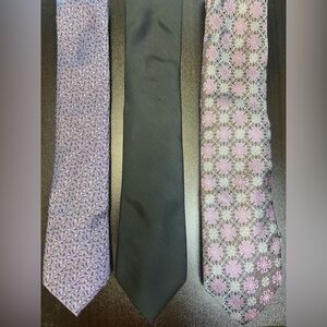 Set of 3 ties.